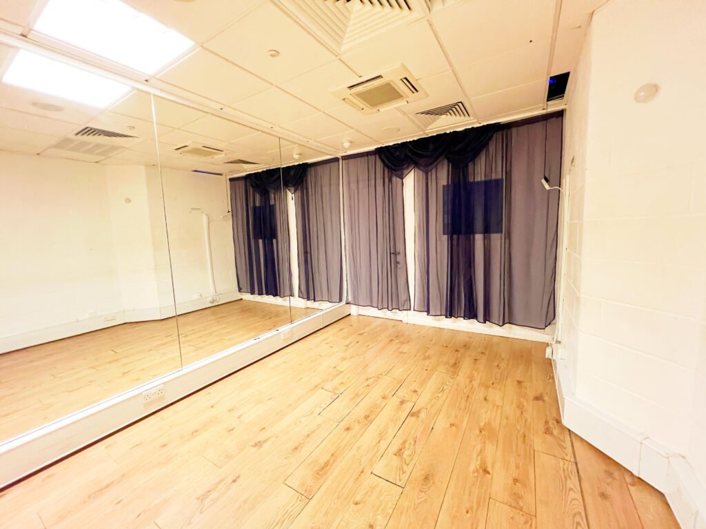 studio 4 unit 3